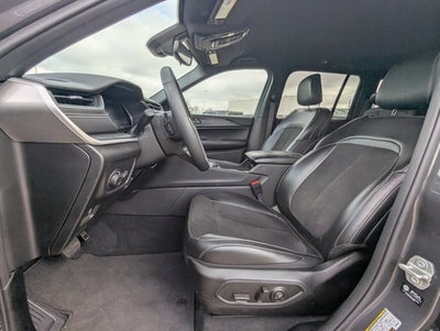 2023 Jeep Grand Cherokee Altitude 4x2