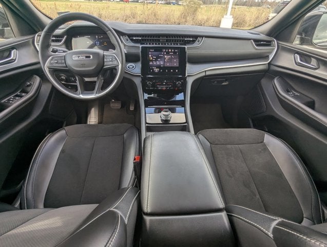 2023 Jeep Grand Cherokee Altitude 4x2