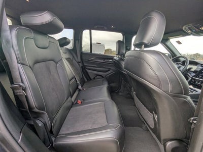 2023 Jeep Grand Cherokee Altitude 4x2