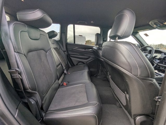 2023 Jeep Grand Cherokee Altitude 4x2