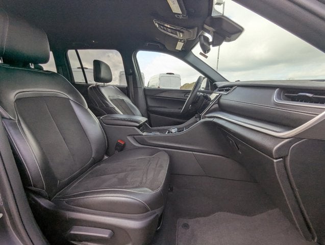 2023 Jeep Grand Cherokee Altitude 4x2