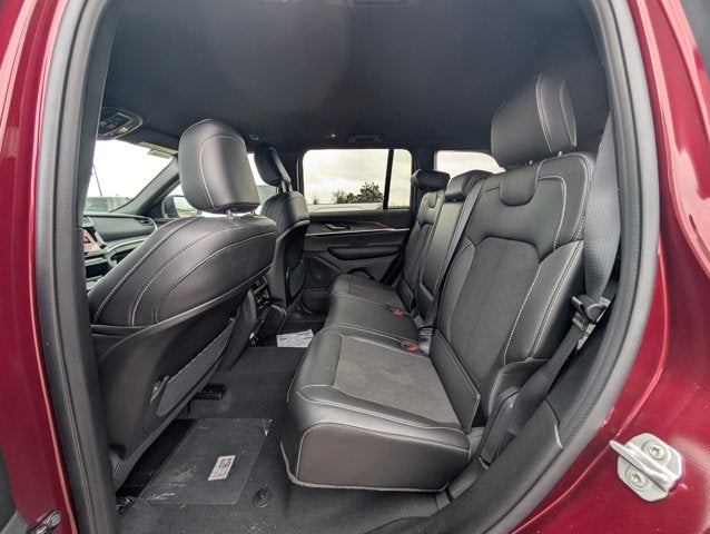 2026 Jeep Grand Cherokee GRAND CHEROKEE LAREDO ALTITUDE 4X2