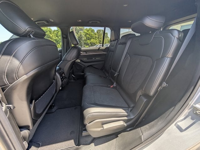 2026 Jeep Grand Cherokee GRAND CHEROKEE L LAREDO ALTITUDE 4X2
