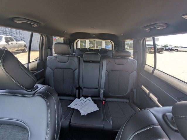 2026 Jeep Grand Cherokee GRAND CHEROKEE L LAREDO ALTITUDE 4X2