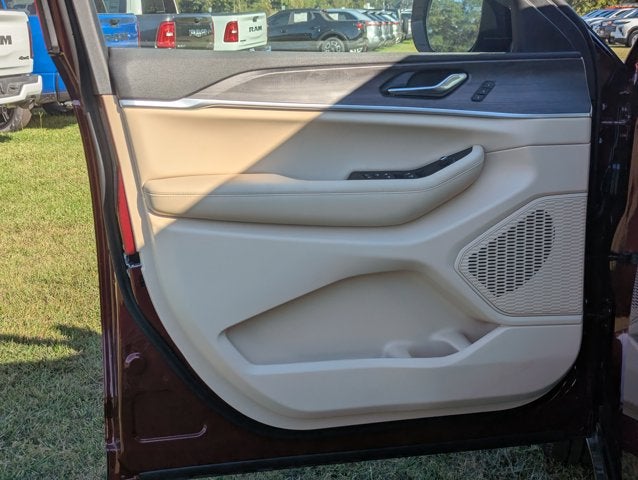 2025 Jeep Grand Cherokee GRAND CHEROKEE L LIMITED 4X2