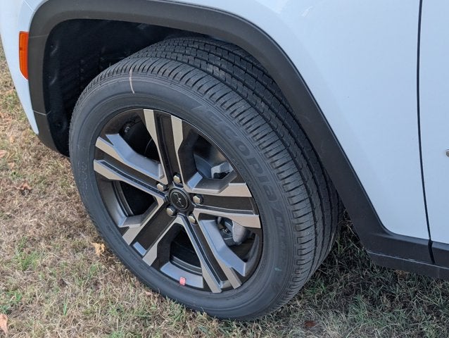 2027 Jeep Grand Cherokee GRAND CHEROKEE L LIMITED 4X2