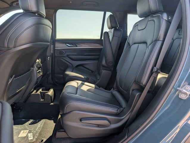 2027 Jeep Grand Cherokee GRAND CHEROKEE L LIMITED 4X2