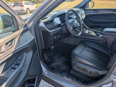 2027 Jeep Grand Cherokee GRAND CHEROKEE L LIMITED 4X2
