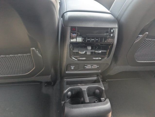 2026 Jeep Grand Cherokee GRAND CHEROKEE L LAREDO X 4X4