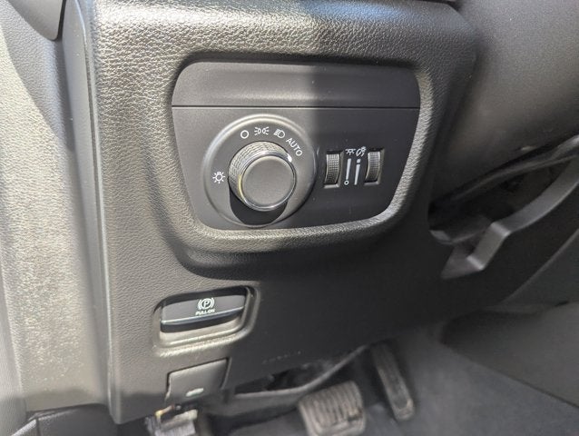 2023 Jeep Grand Cherokee L Laredo 4x4