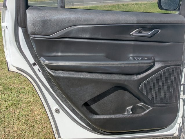 2023 Jeep Grand Cherokee L Laredo 4x4