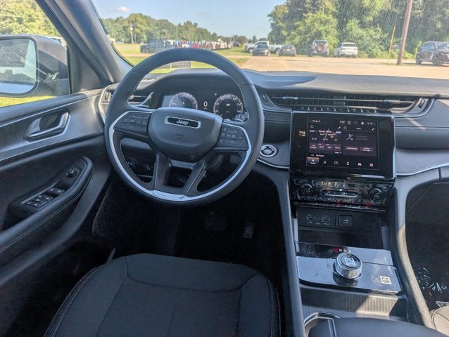 2026 Jeep Grand Cherokee GRAND CHEROKEE L LAREDO X 4X4