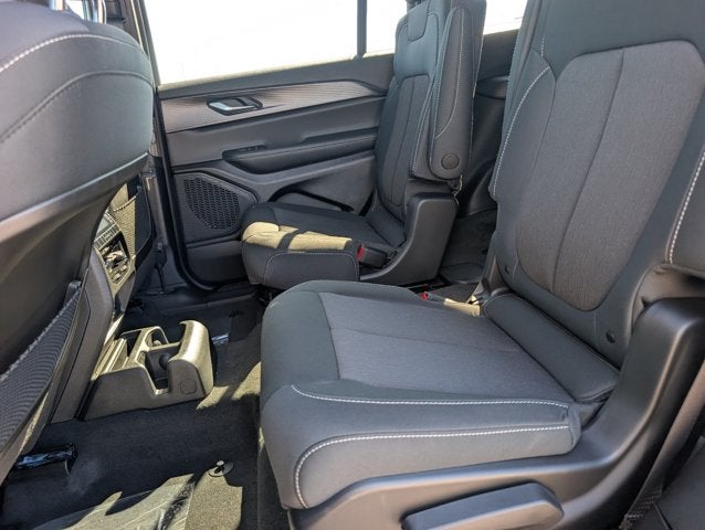 2027 Jeep Grand Cherokee GRAND CHEROKEE L LAREDO 4X4
