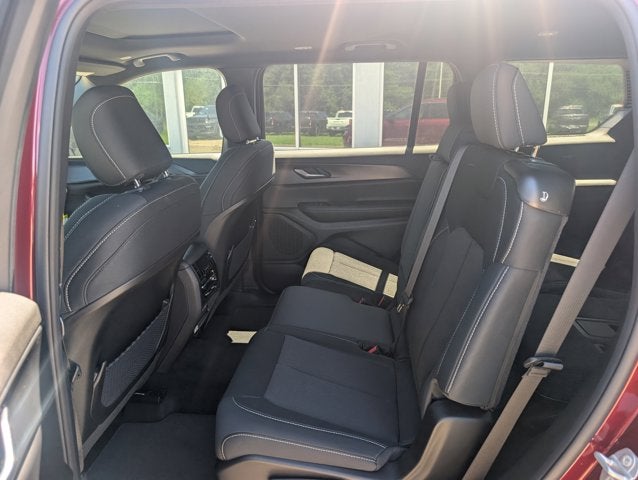 2026 Jeep Grand Cherokee GRAND CHEROKEE L LAREDO X 4X4