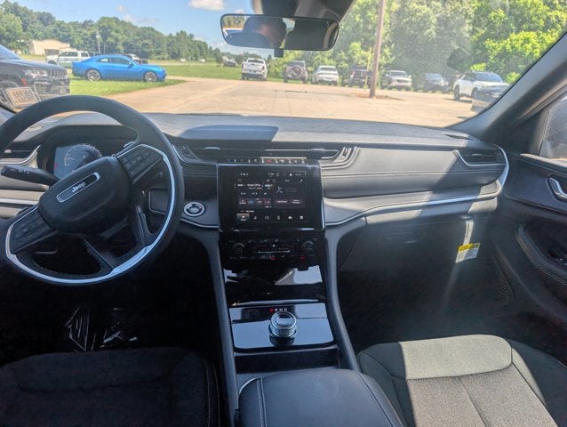 2026 Jeep Grand Cherokee GRAND CHEROKEE L LAREDO X 4X4