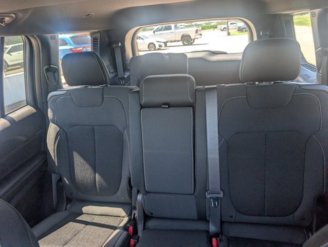 2026 Jeep Grand Cherokee GRAND CHEROKEE L LAREDO X 4X4