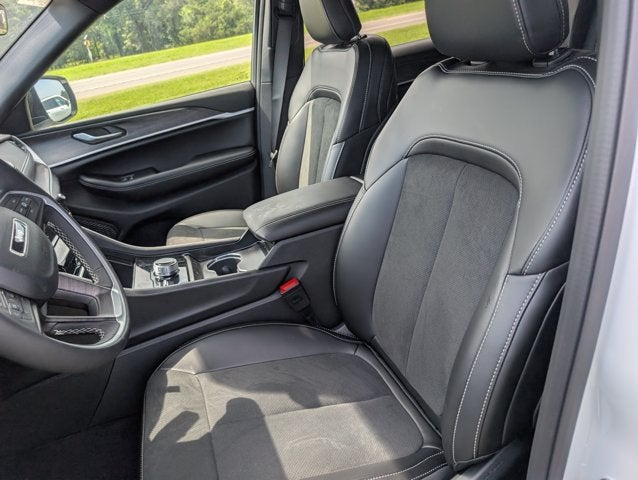 2026 Jeep Grand Cherokee GRAND CHEROKEE L LAREDO ALTITUDE 4X4