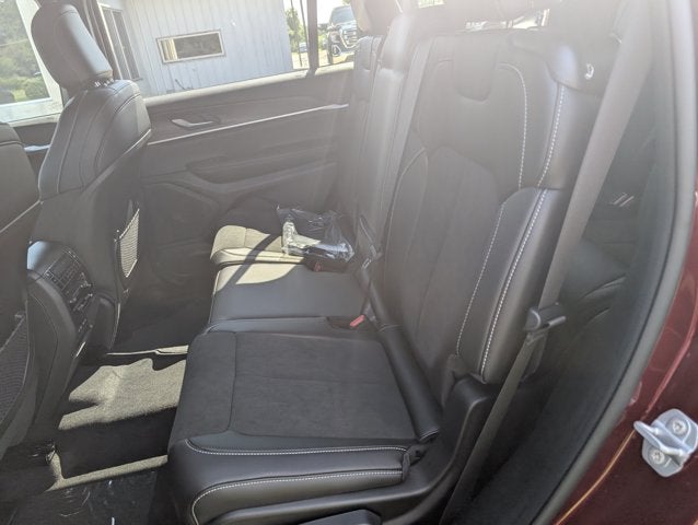 2026 Jeep Grand Cherokee GRAND CHEROKEE L LAREDO ALTITUDE 4X4