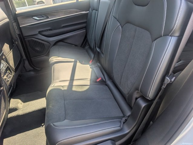 2026 Jeep Grand Cherokee GRAND CHEROKEE L LAREDO ALTITUDE 4X4