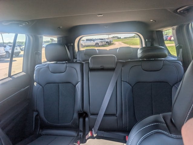 2026 Jeep Grand Cherokee GRAND CHEROKEE L LAREDO ALTITUDE 4X4