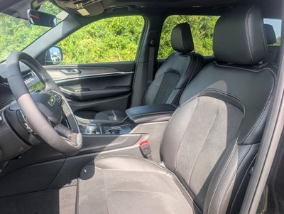 2026 Jeep Grand Cherokee GRAND CHEROKEE L LAREDO ALTITUDE 4X4