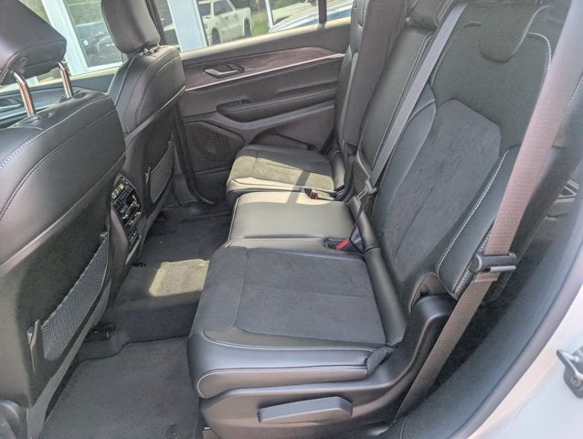 2026 Jeep Grand Cherokee GRAND CHEROKEE L LAREDO ALTITUDE 4X4