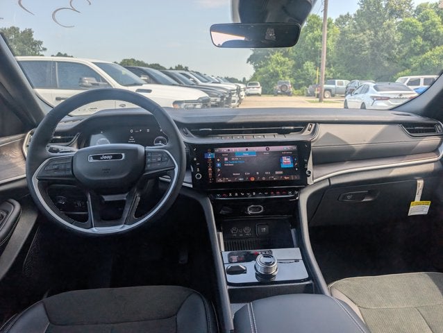 2026 Jeep Grand Cherokee GRAND CHEROKEE L LAREDO ALTITUDE 4X4