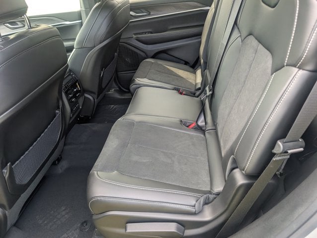 2026 Jeep Grand Cherokee GRAND CHEROKEE L LAREDO ALTITUDE 4X4