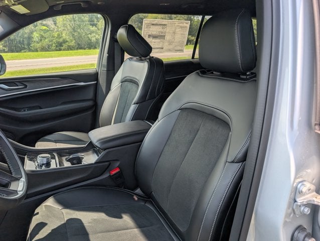 2026 Jeep Grand Cherokee GRAND CHEROKEE L LAREDO ALTITUDE 4X4