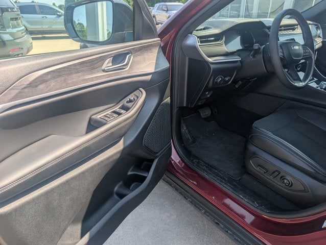 2026 Jeep Grand Cherokee GRAND CHEROKEE L LAREDO ALTITUDE 4X4