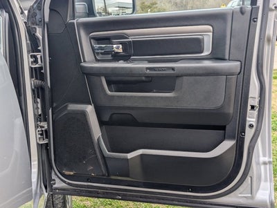 2024 RAM 1500 Classic Warlock Crew Cab 4x2 5'7' Box