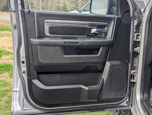 2024 RAM 1500 Classic Warlock Crew Cab 4x2 5'7' Box