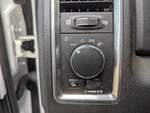 2023 RAM 1500 Classic SLT Crew Cab 4x2 5'7' Box