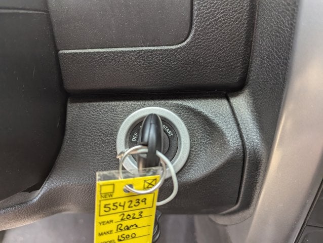 2023 RAM 1500 Classic SLT Crew Cab 4x2 5'7' Box