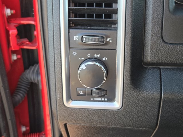 2023 RAM 1500 Classic SLT Crew Cab 4x4 5'7' Box