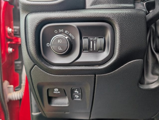 2025 RAM 1500 Big Horn Crew Cab 4x4 5'7' Box