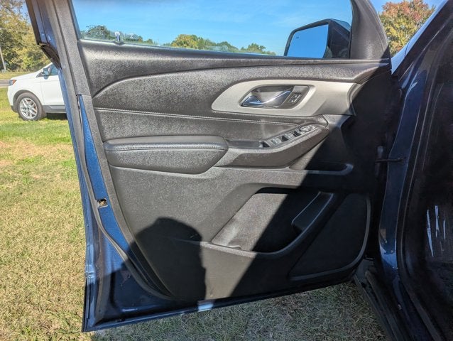 2023 Chevrolet Traverse FWD LT Cloth