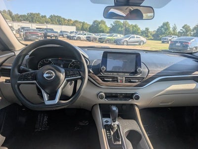 2025 Nissan Altima SV FWD