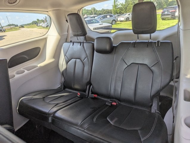 2024 Chrysler Pacifica Hybrid Select