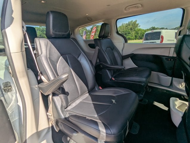 2024 Chrysler Pacifica Hybrid Select