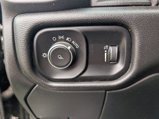 2022 RAM 2500 Big Horn Crew Cab 4x4 8' Box