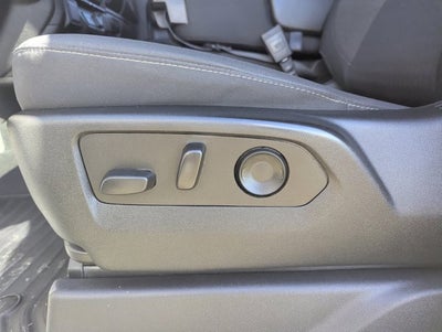 2022 Chevrolet Silverado 1500 4WD Crew Cab Short Bed Custom