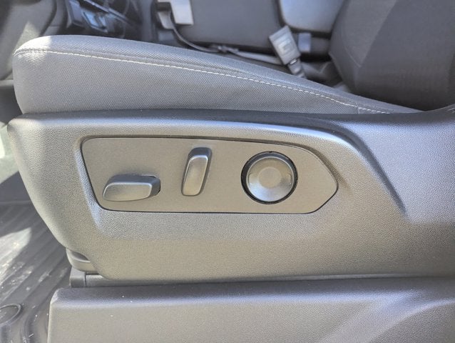 2022 Chevrolet Silverado 1500 4WD Crew Cab Short Bed Custom