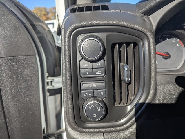 2022 Chevrolet Silverado 1500 4WD Crew Cab Short Bed Custom