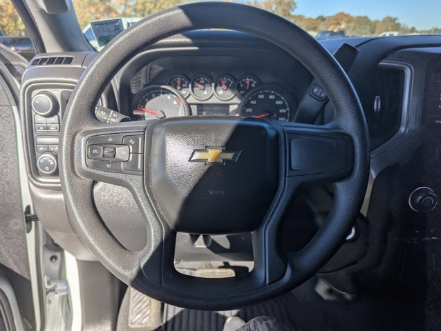 2022 Chevrolet Silverado 1500 4WD Crew Cab Short Bed Custom