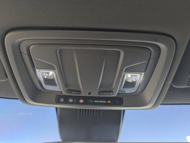 2022 Chevrolet Silverado 1500 4WD Crew Cab Short Bed Custom