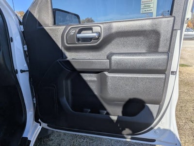 2022 Chevrolet Silverado 1500 4WD Crew Cab Short Bed Custom