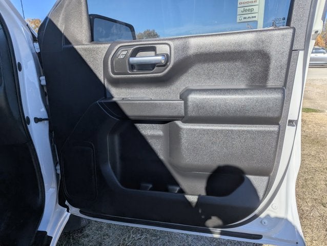 2022 Chevrolet Silverado 1500 4WD Crew Cab Short Bed Custom