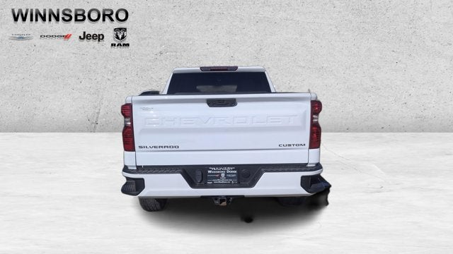 2022 Chevrolet Silverado 1500 4WD Crew Cab Short Bed Custom
