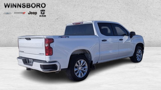 2022 Chevrolet Silverado 1500 4WD Crew Cab Short Bed Custom